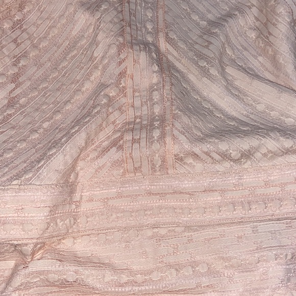 Bebe pink frills dress lace. Large but fits as a Medium. - Picture 4 of 4